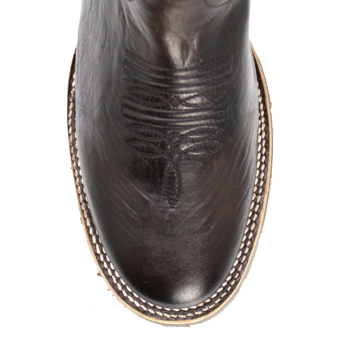 Modelo Stanford Bordado Fino Toque Distintivo